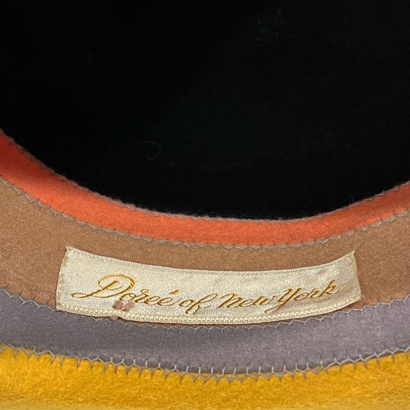 Vintage Felt Ladies Hat - Picture 2 of 4